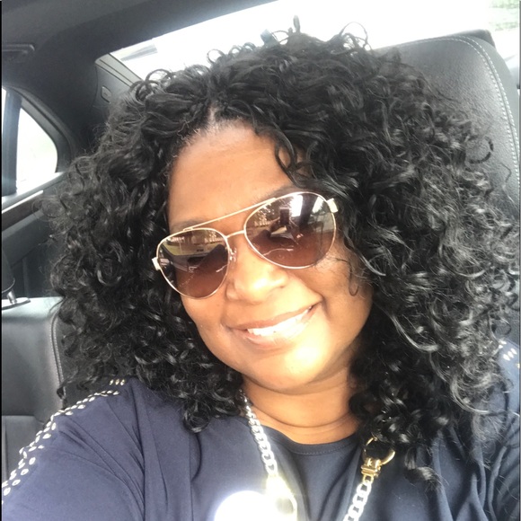 Meet your Posher, Collette - Picture 2 of 2